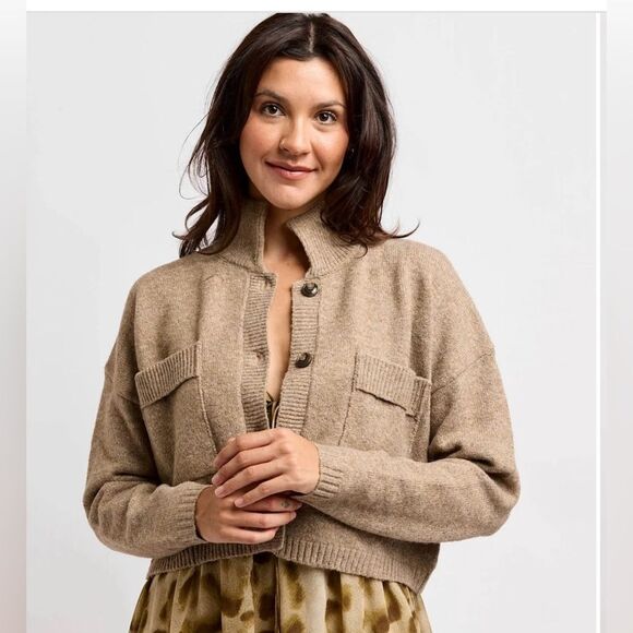 Kariella Sweaters - Kariella Golden Oak Cropped Cardigan
